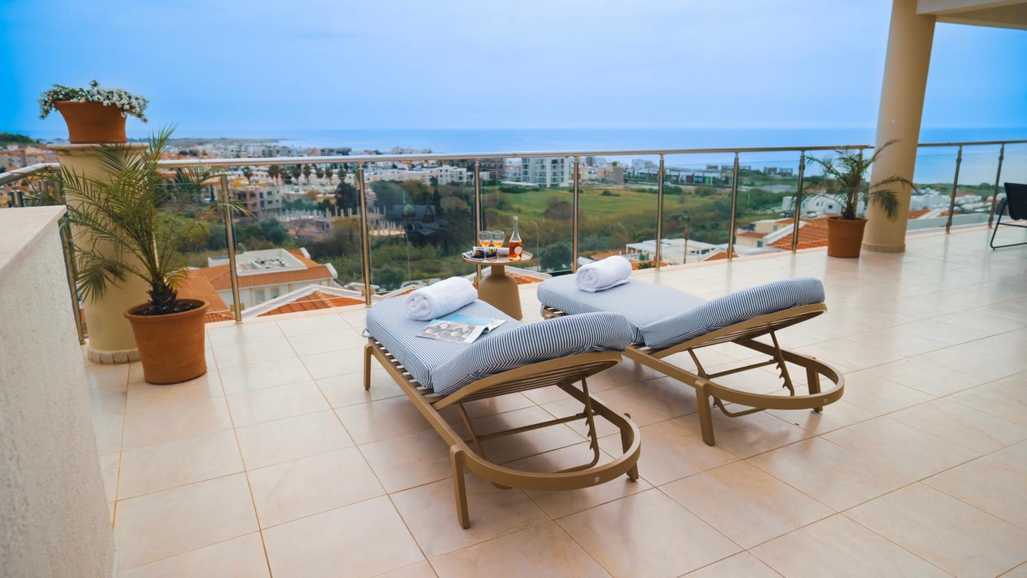 Wellclub - Wellness Family Experience - Seaview Hotel Paphos Exterior photo