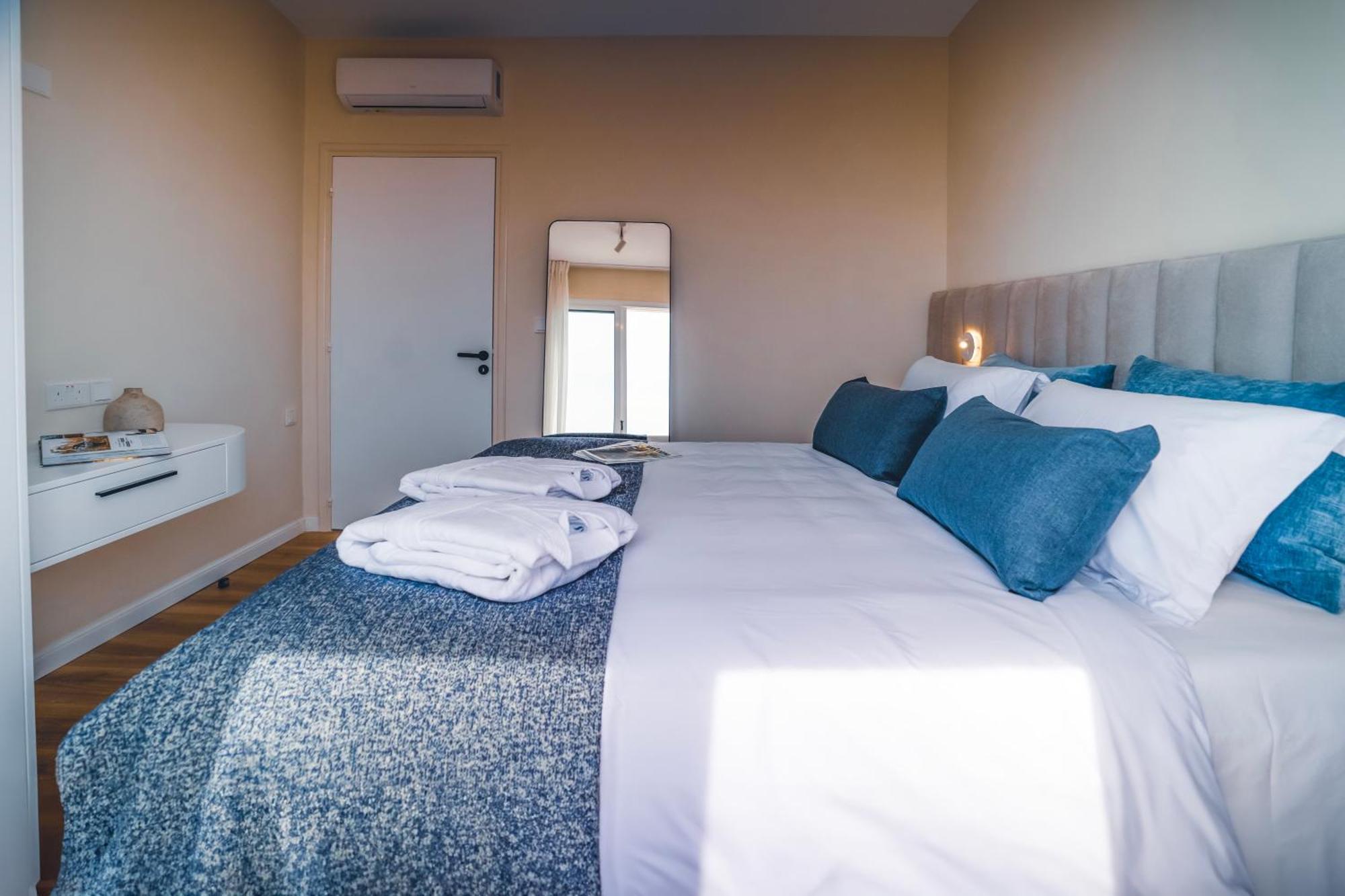 Wellclub - Wellness Family Experience - Seaview Hotel Paphos Exterior photo