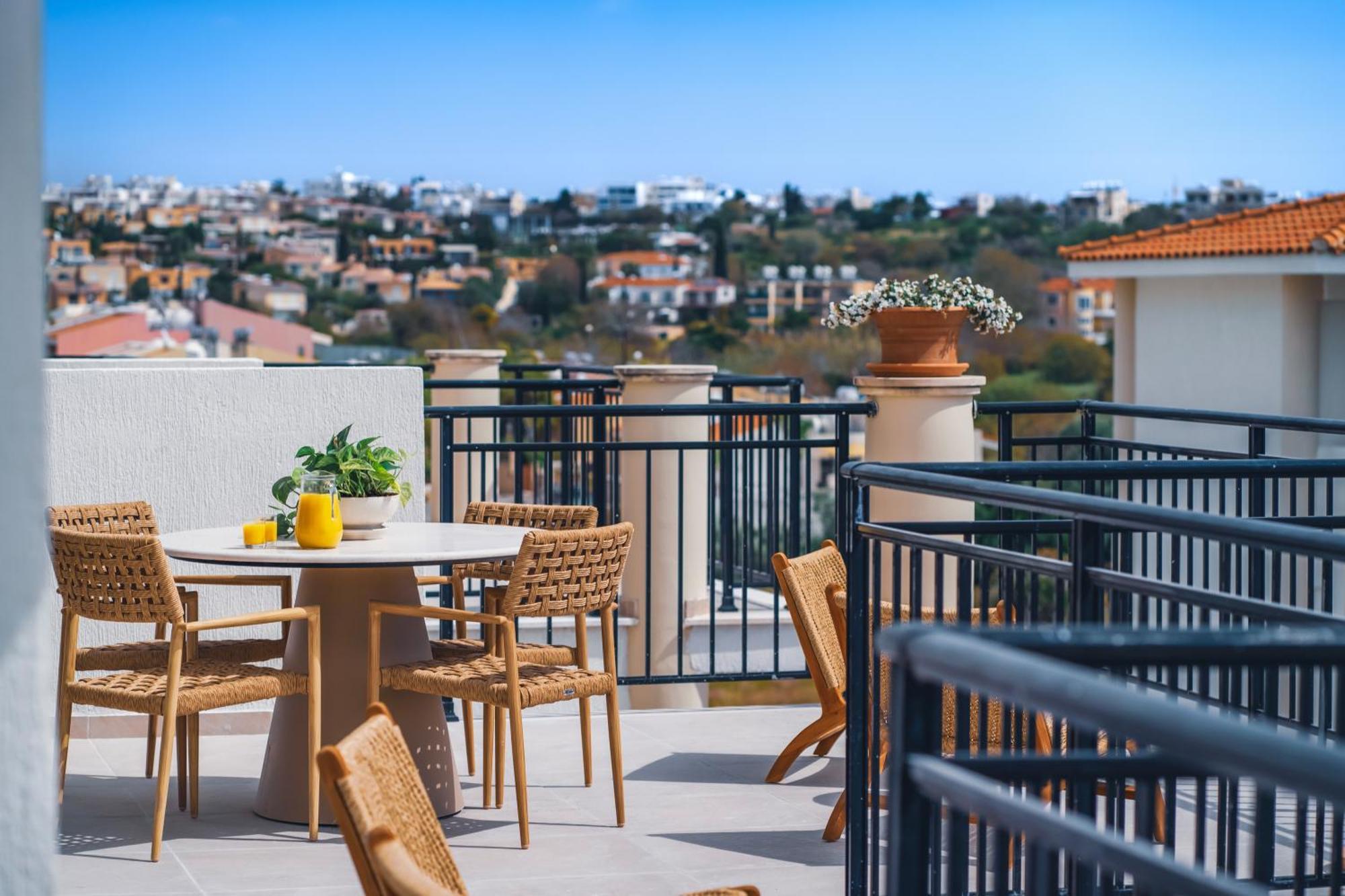 Wellclub - Wellness Family Experience - Seaview Hotel Paphos Exterior photo