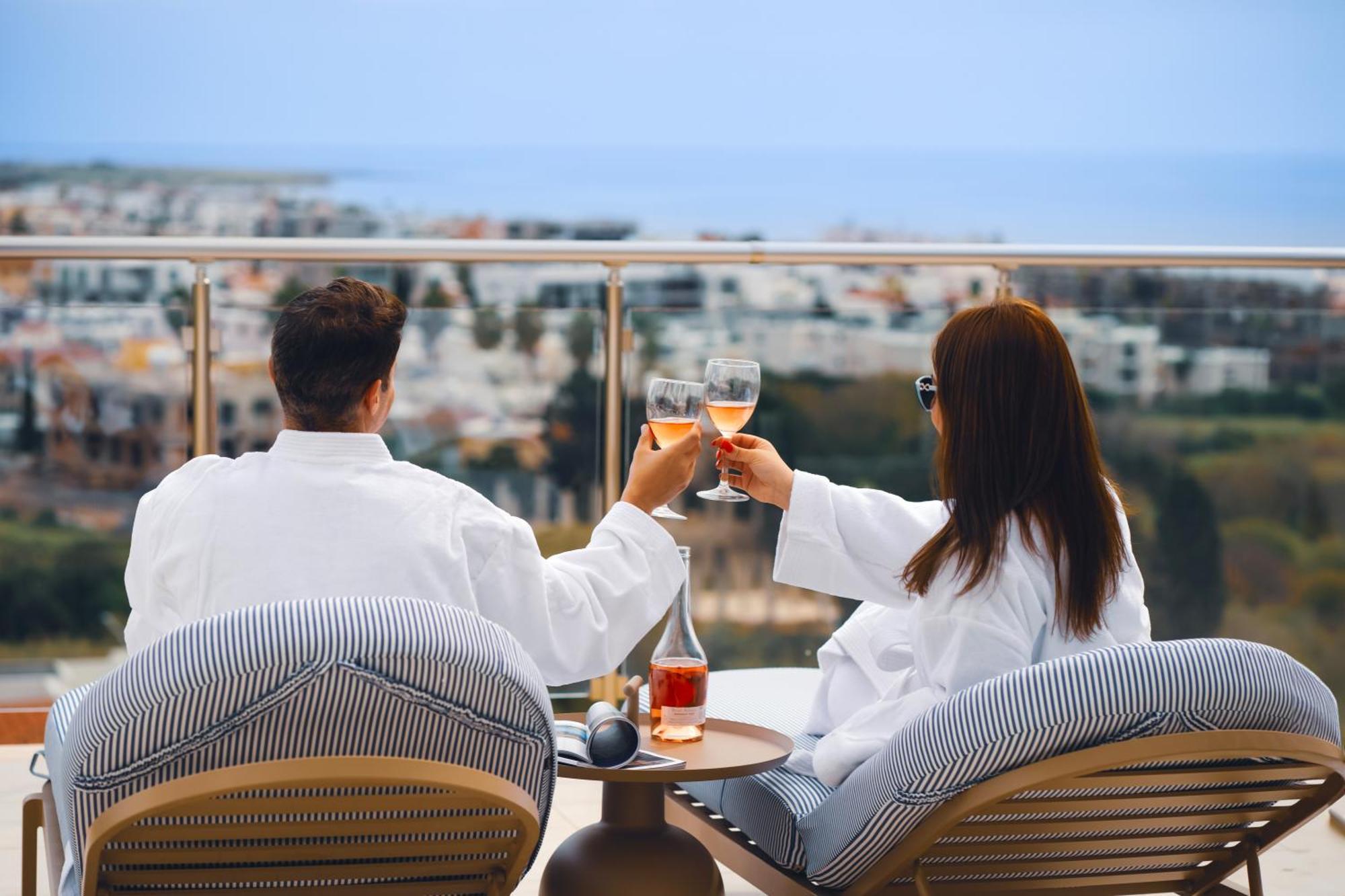 Wellclub - Wellness Family Experience - Seaview Hotel Paphos Exterior photo