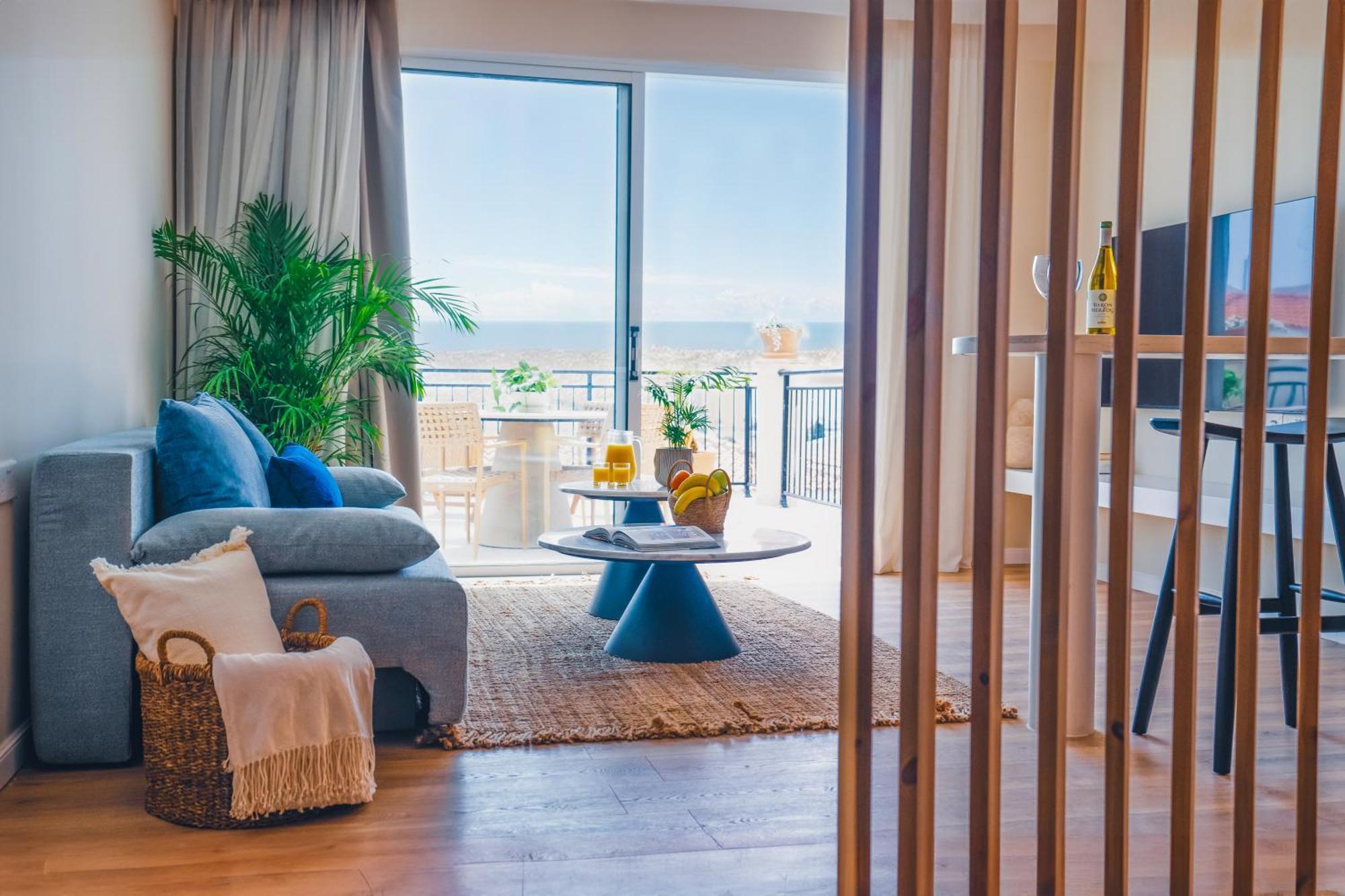 Wellclub - Wellness Family Experience - Seaview Hotel Paphos Exterior photo