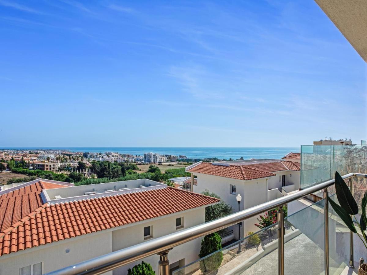Wellclub - Wellness Family Experience - Seaview Hotel Paphos Exterior photo