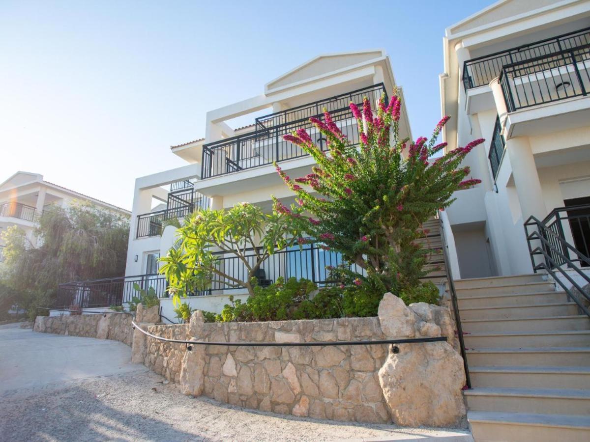Wellclub - Wellness Family Experience - Seaview Hotel Paphos Exterior photo