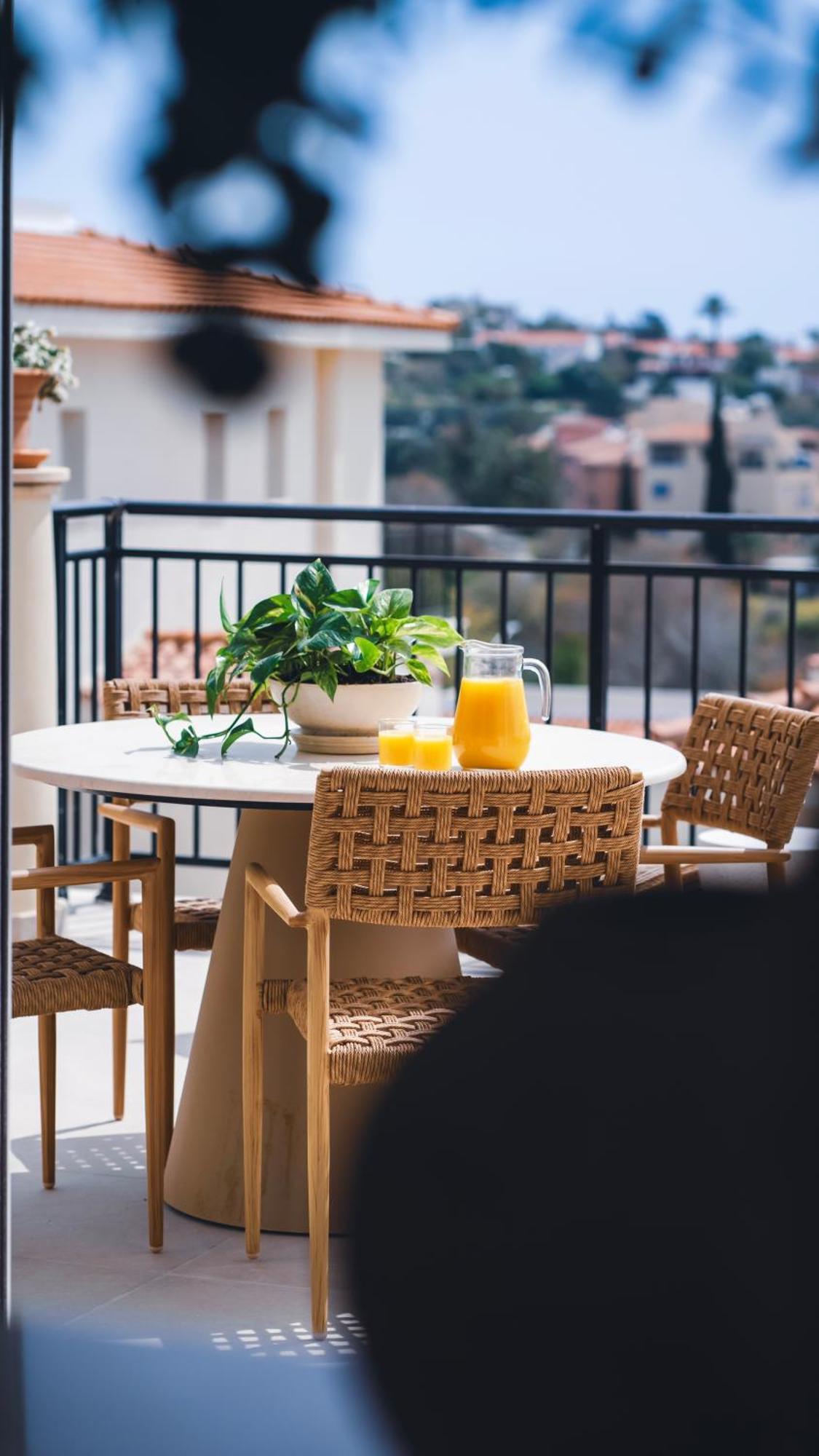 Wellclub - Wellness Family Experience - Seaview Hotel Paphos Exterior photo